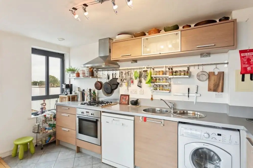 Amazing 2 Bed Apt W/balcony nr Stoke Newington