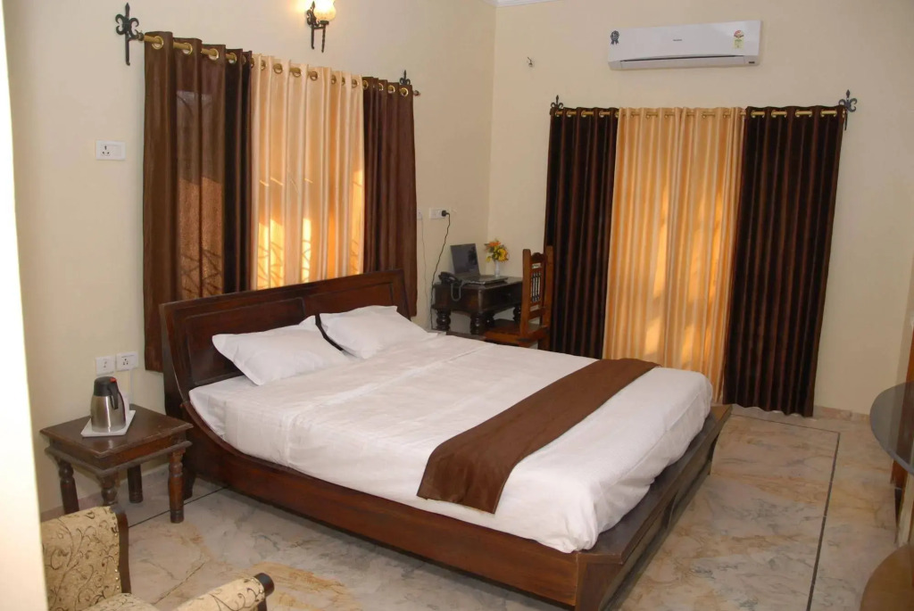 Apnayt Villa - A Luxury Homestay