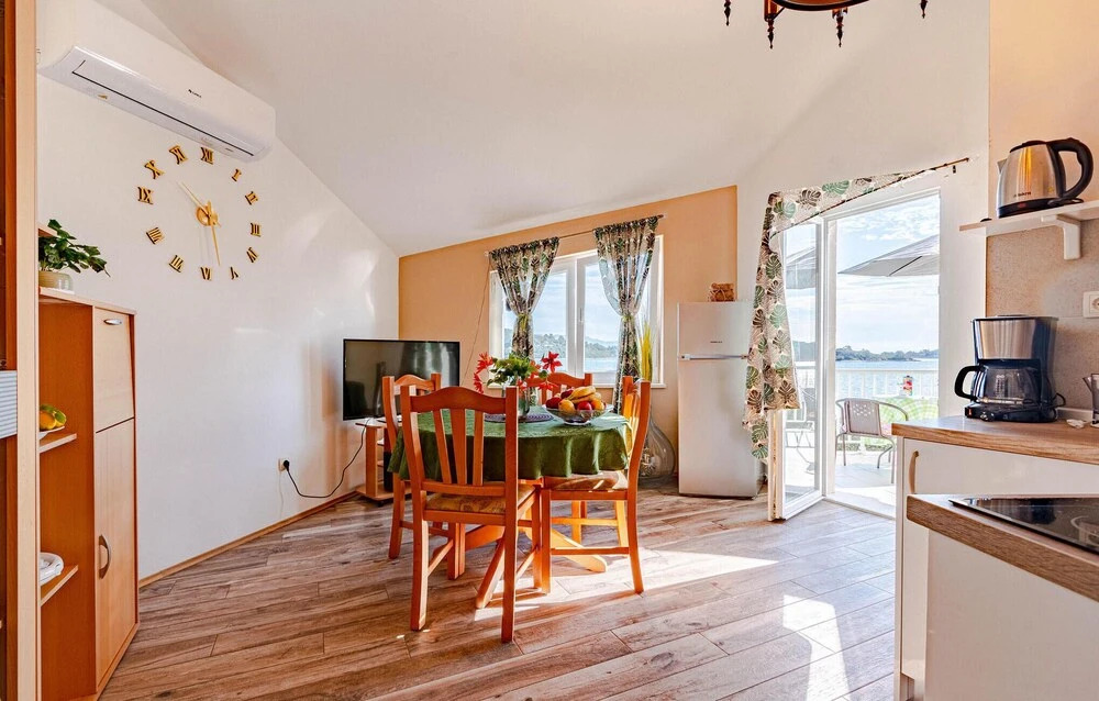 Stunning Apartment in Lumbarda With 2 Bedrooms and Wifi