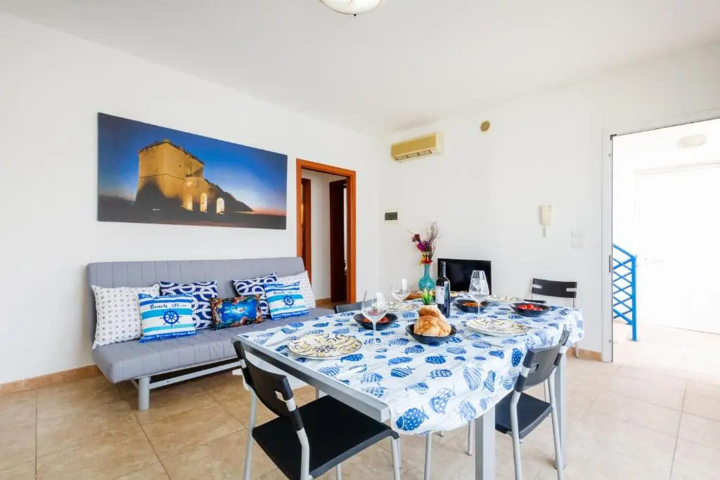 Luxury Holiday Home With Swimming Pool in Torre Lapillo