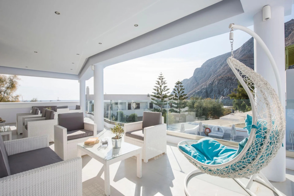Blue Waves Suites & Apartments