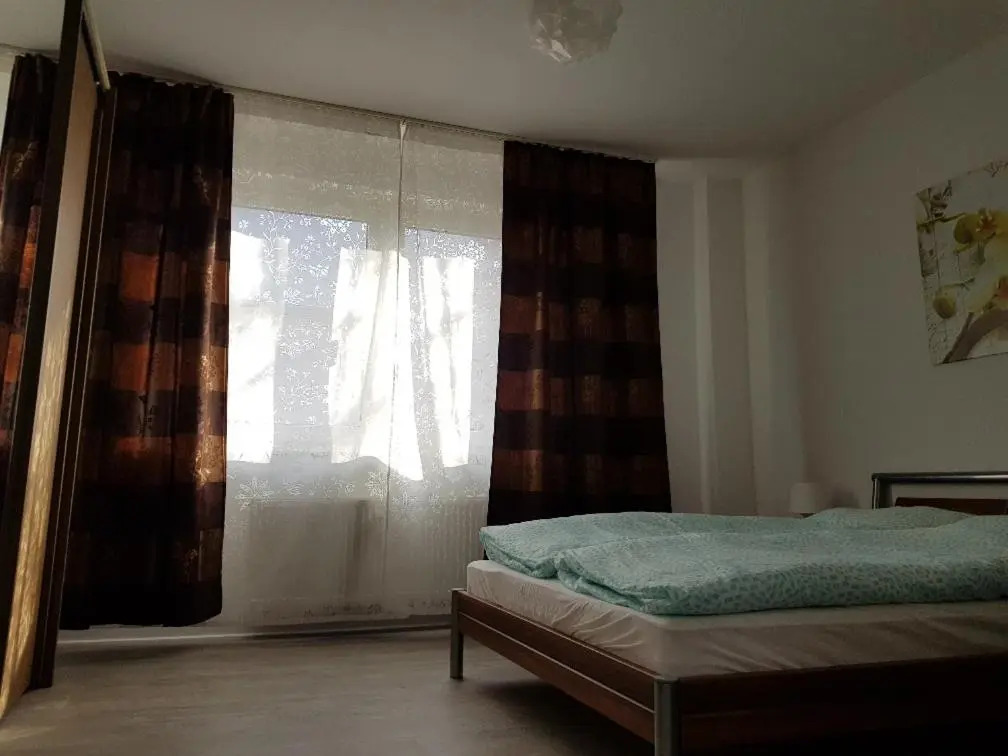 Helle Ferienwohnung an der Rheinpromenade 50 qm