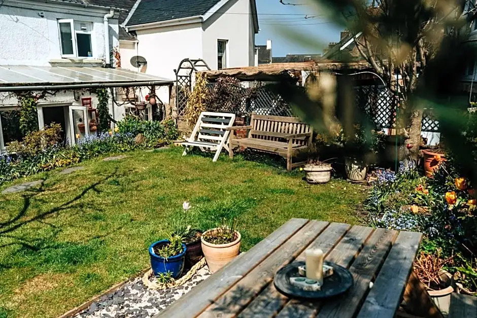 Hamilton Lodge - Cottage sleeps 8