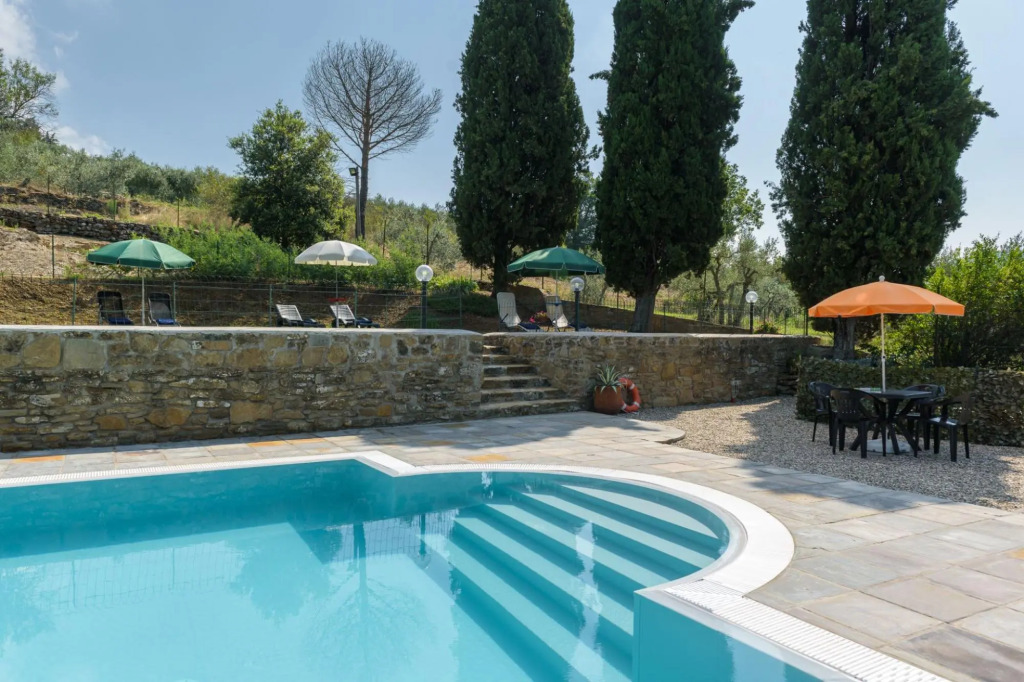 House only 4 km from Cortona, sleeps 12. Private pool, AC, Wi-Fi and small gym!-Villa Pergo