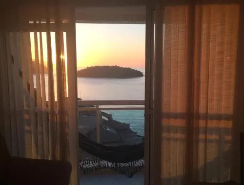 Mangaratiba Suite