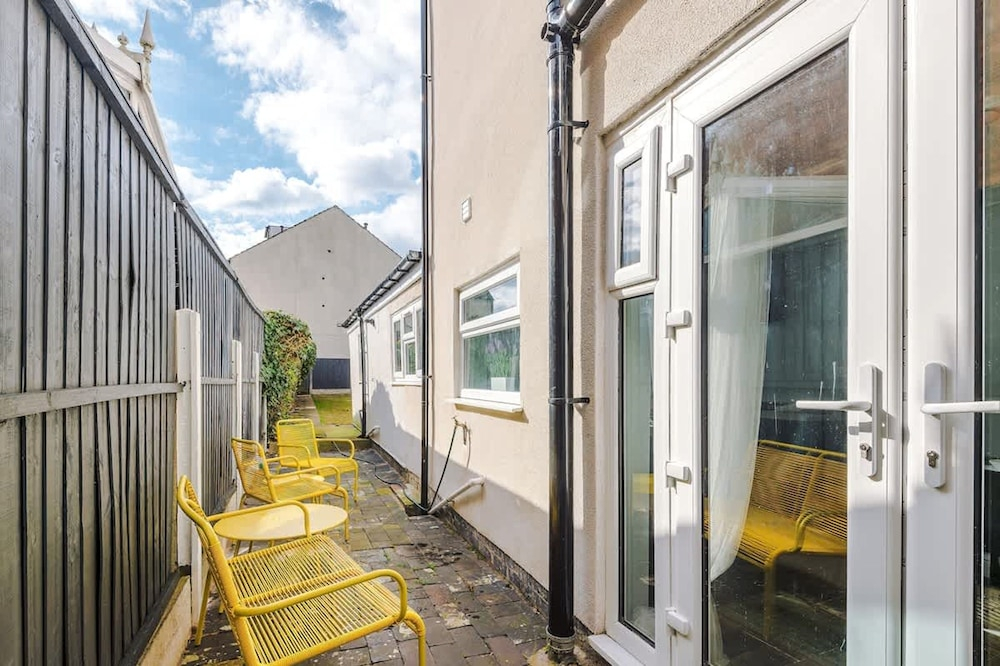 4-bed Townhouse Sleeps 10 With Games Room