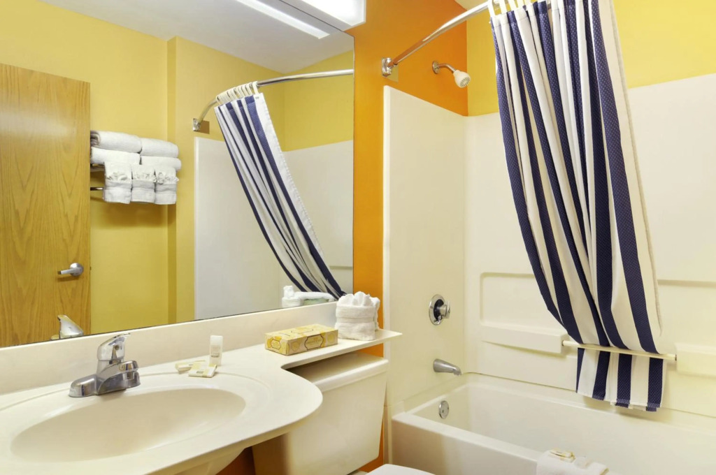 Hometown Inn & Suites Jacksonville Butler Blvd./Southpoint