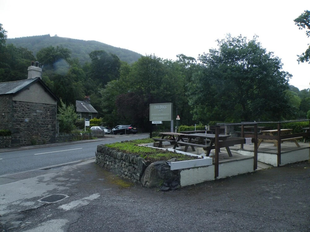 Twa Dogs Inn