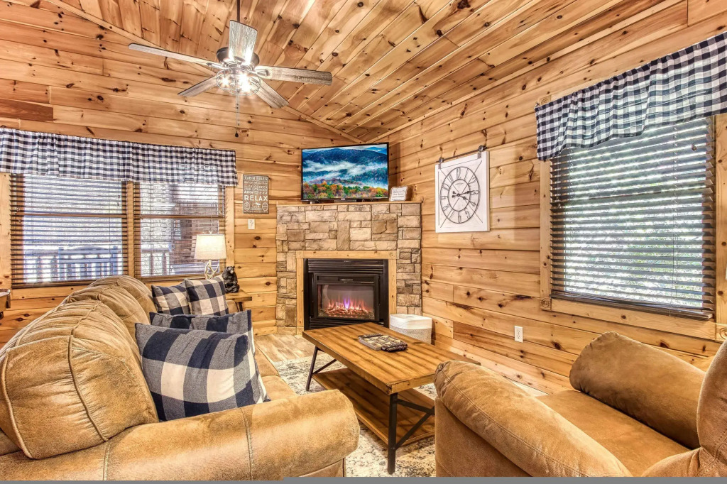 Dog Friendly Romantic Mtn Getaway Hot Tub Pool
