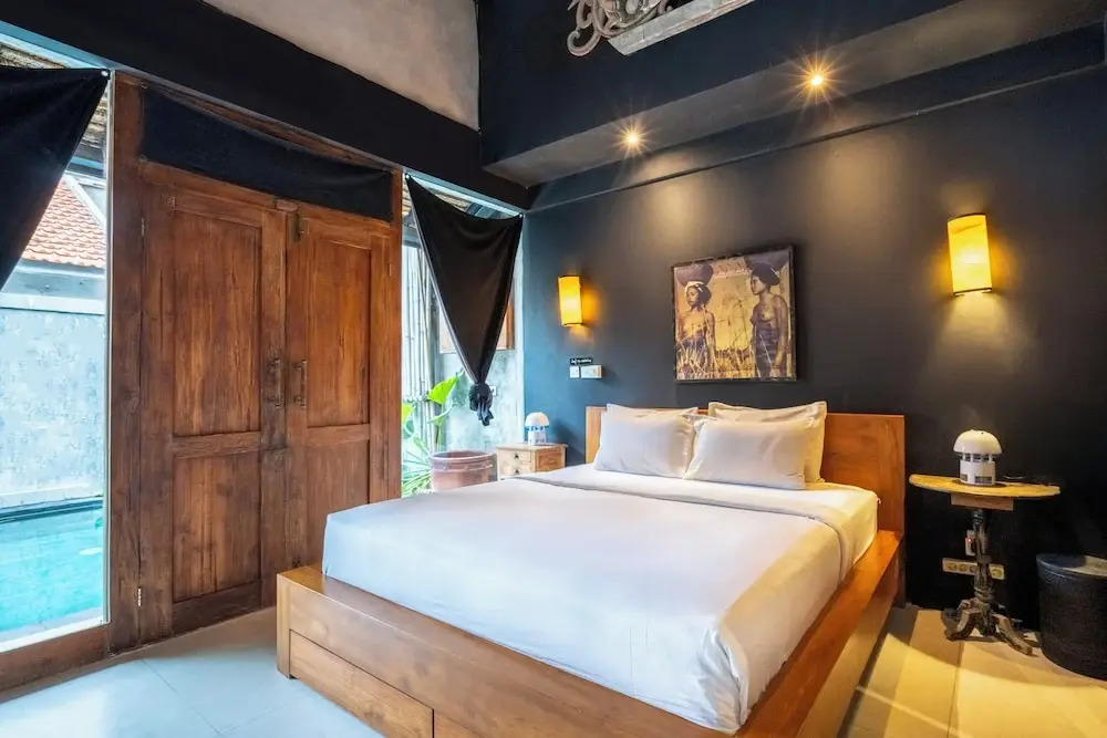Black House Villa by Betterplace