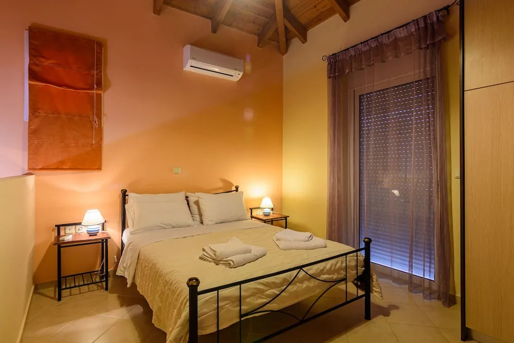 Kyparissia Garden Retreat - Fully Lux Duplex