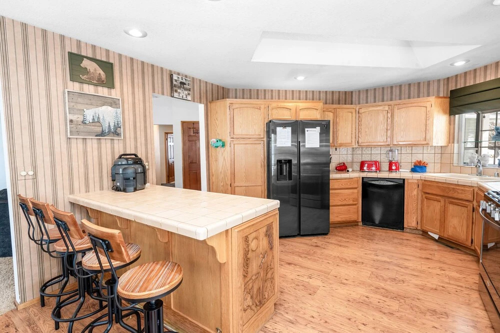 Peniche's Cabin -free Ski/snowboard Rental! -3br/2ba/foosball/wifi/smart Tvs/fenced Yard 3 Bedroom Home