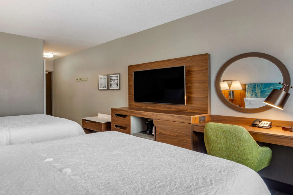 Hampton Inn & Suites Edmonton/West