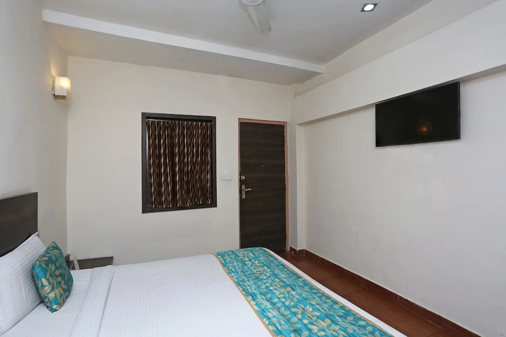 OYO 4940 Hotel Sea Rock