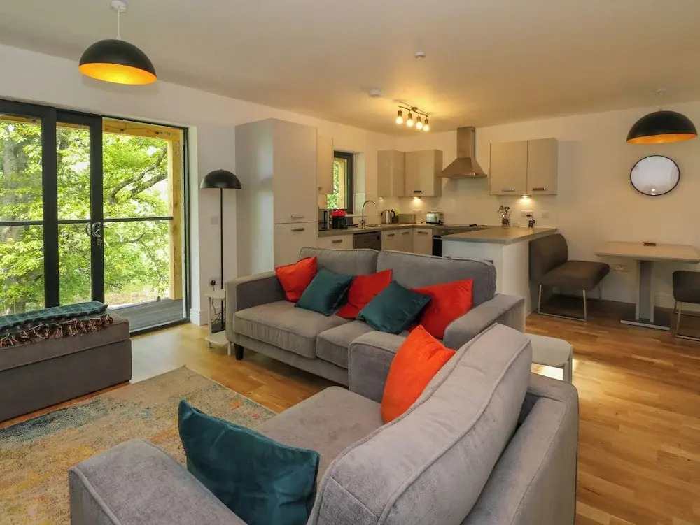 Oakbank Mews