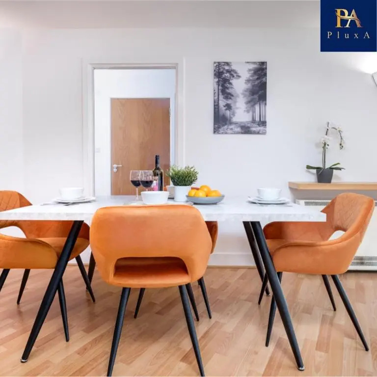 Pluxa Sunstone Deluxe - Spacious Birmingham City Centre Stay