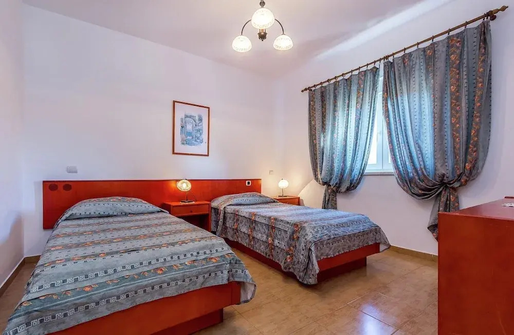 Holiday House in Liznjan With Garden & BBQ