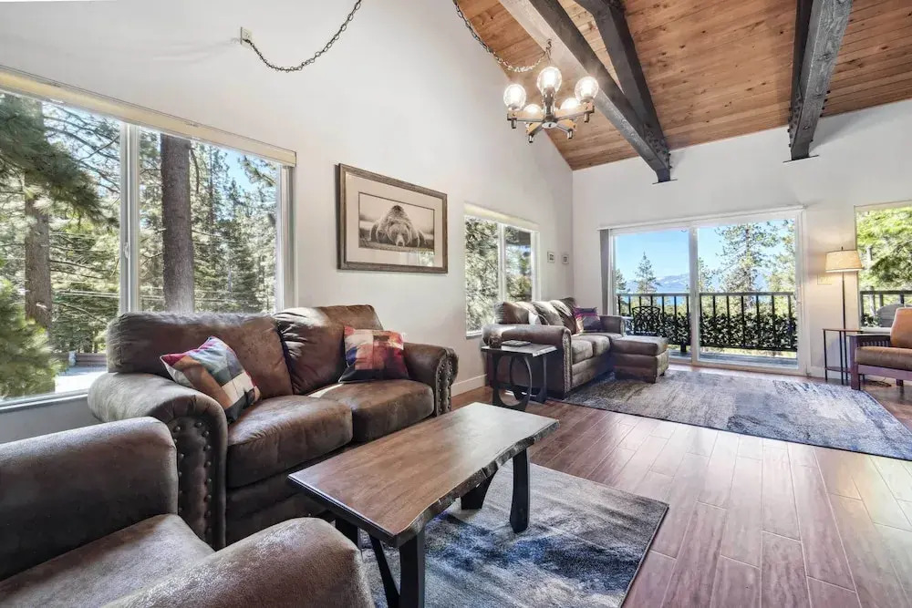10 Mi to Palisades Tahoe! Condo w/ Game Room
