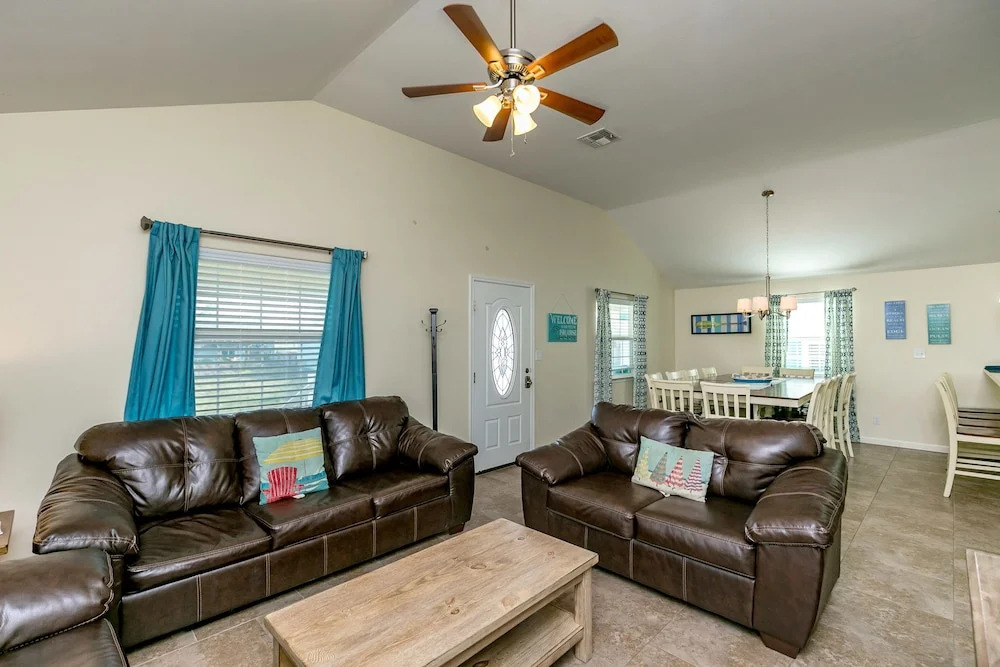 ReelEm Inn 614 by RedAwning