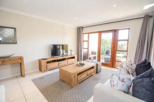 Plettenberg Bay Unit 6 Whale Rock Gardens Apartment with Backup Power