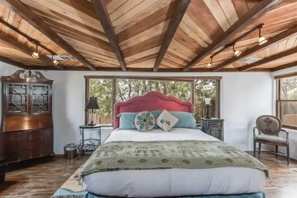 Cielo Lindo - Secluded Southwestern Retreat Within Minutes of Downtown
