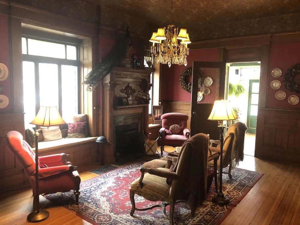 Lyons'' Twin Mansions B&B And Spa