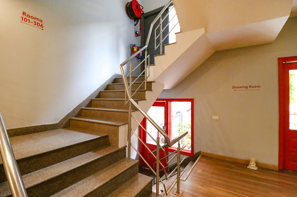 FabHotel Majestic JPM I