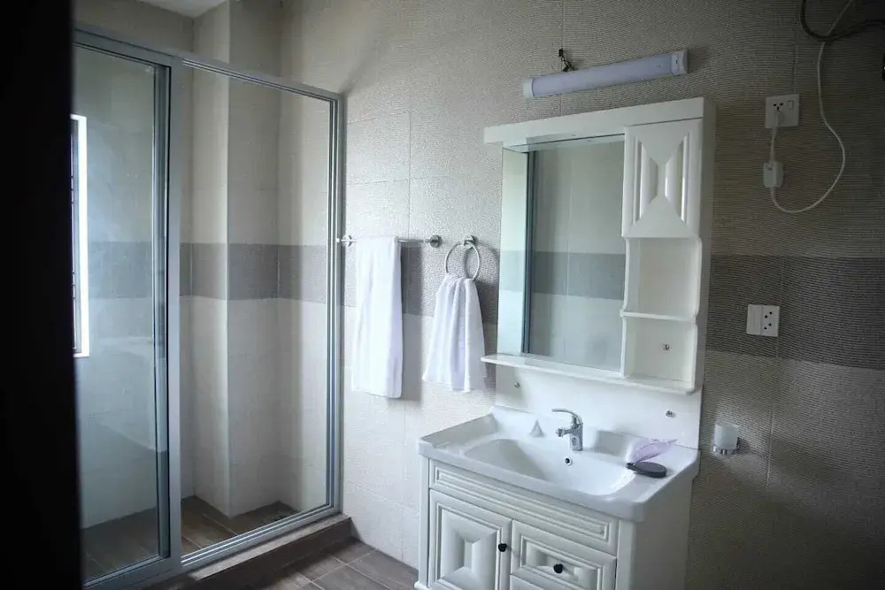 Gulberg Suites