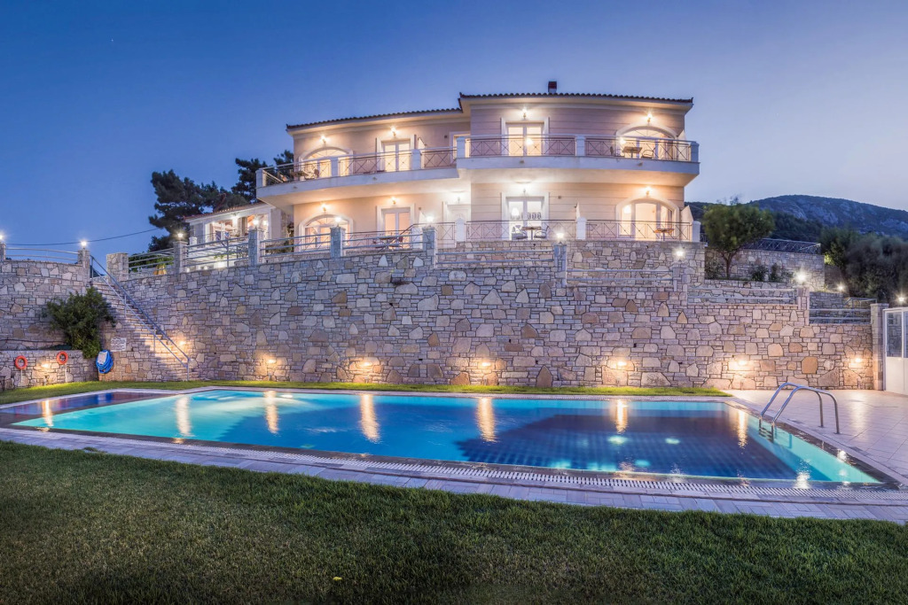 PENNY LUXURY APARTMENTS