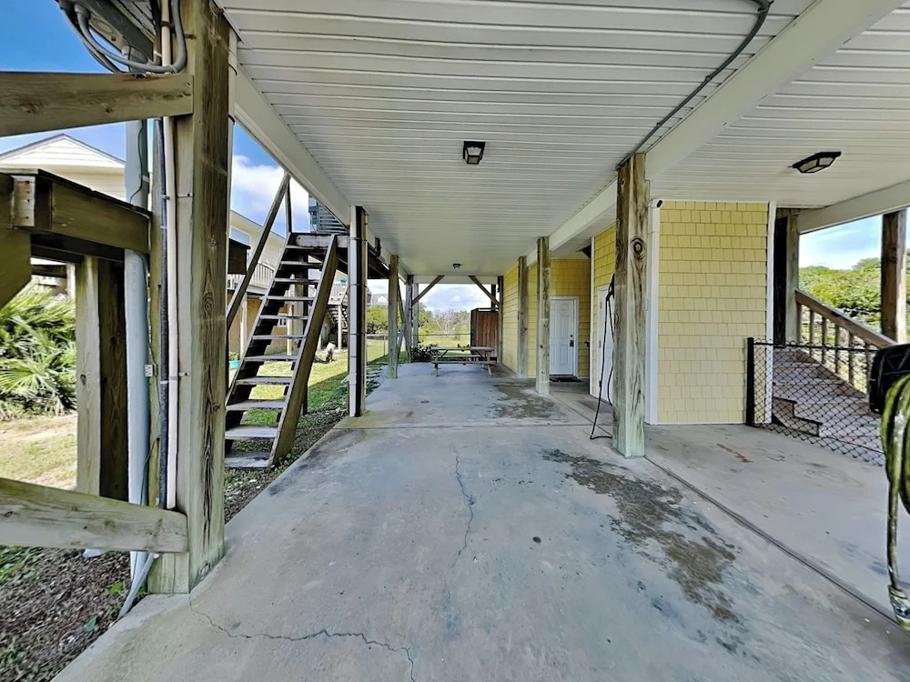 Lovin' Lowe Tide by Topsail Realty