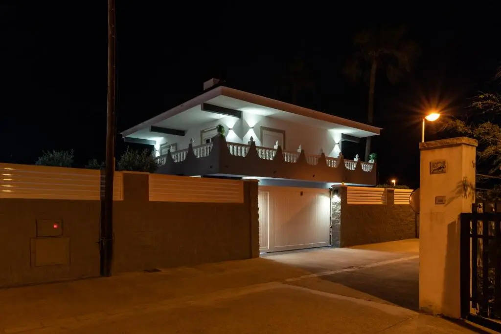 DREAM HOUSE