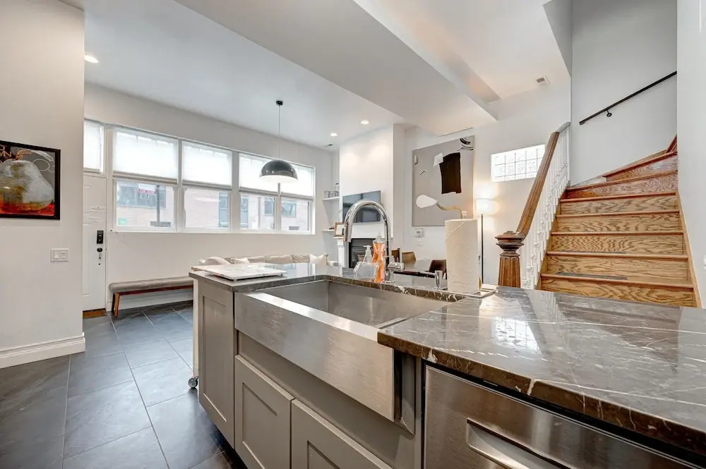 Spacious Luxury Townhouse Old Town by AllSet Turnover
