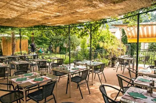Hôtel Restaurant Les Touristes