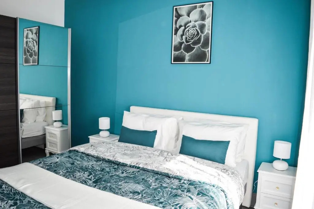 Le Blue St Léon : 2 Pièces Cozy Lit King Size Wifi