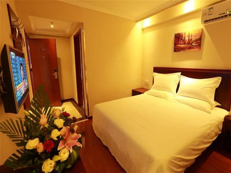 GreenTree Inn Hainan Sanya Chunyuan Seafood Square Express Hotel