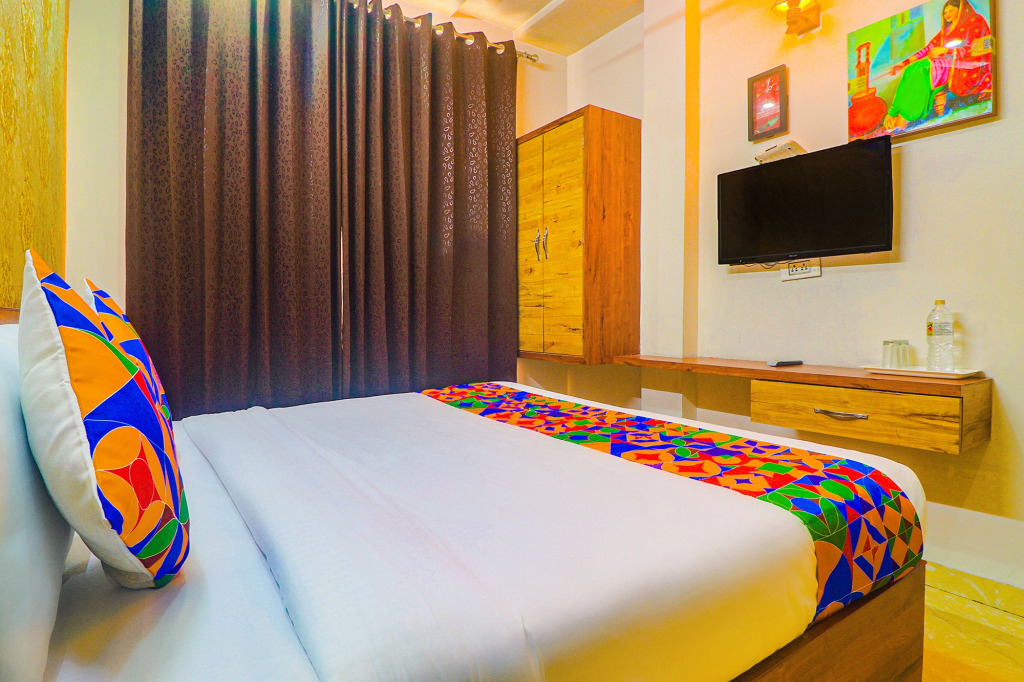 OYO 65542 Hotel Kd Inn