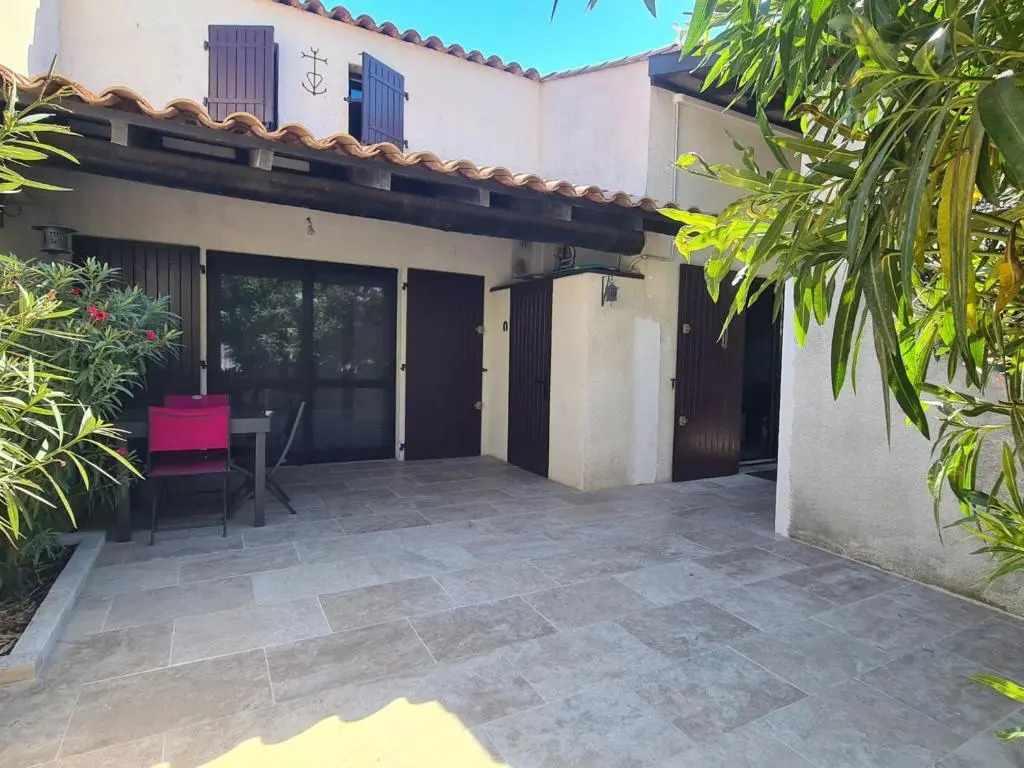 Appartement Saintes-Maries-de-la-Mer, 6 pièces, 8 personnes - FR-1-475-72