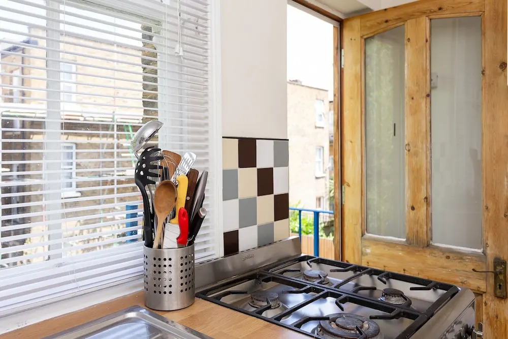 2 Bedroom Flat In South London