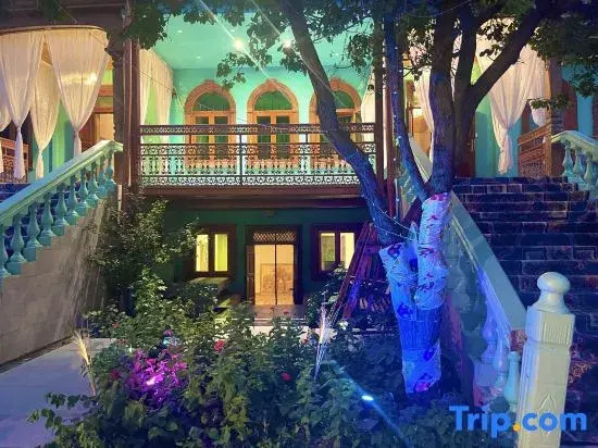 Hi YiLi·blue lane villa(Yili Old Town Kazanqi Branch)