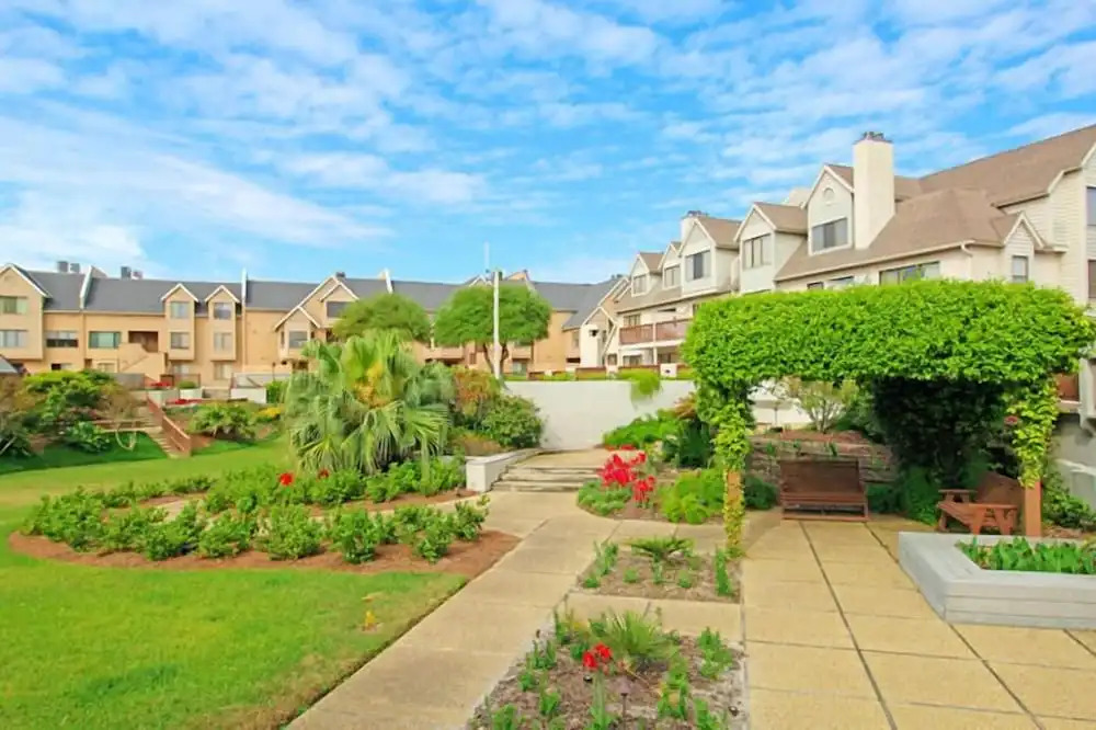 627 Newhaven