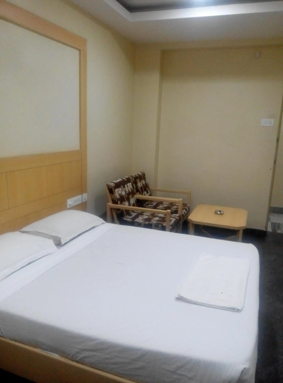 OYO Flagship 19581 Hotel Raj Classic MG Road