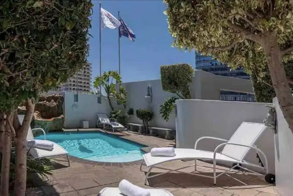Seaview Bliss a Sunny Apartment and Pool
