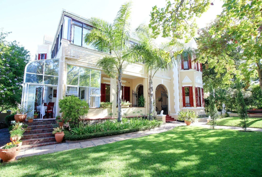Carmichael House Boutique Hotel