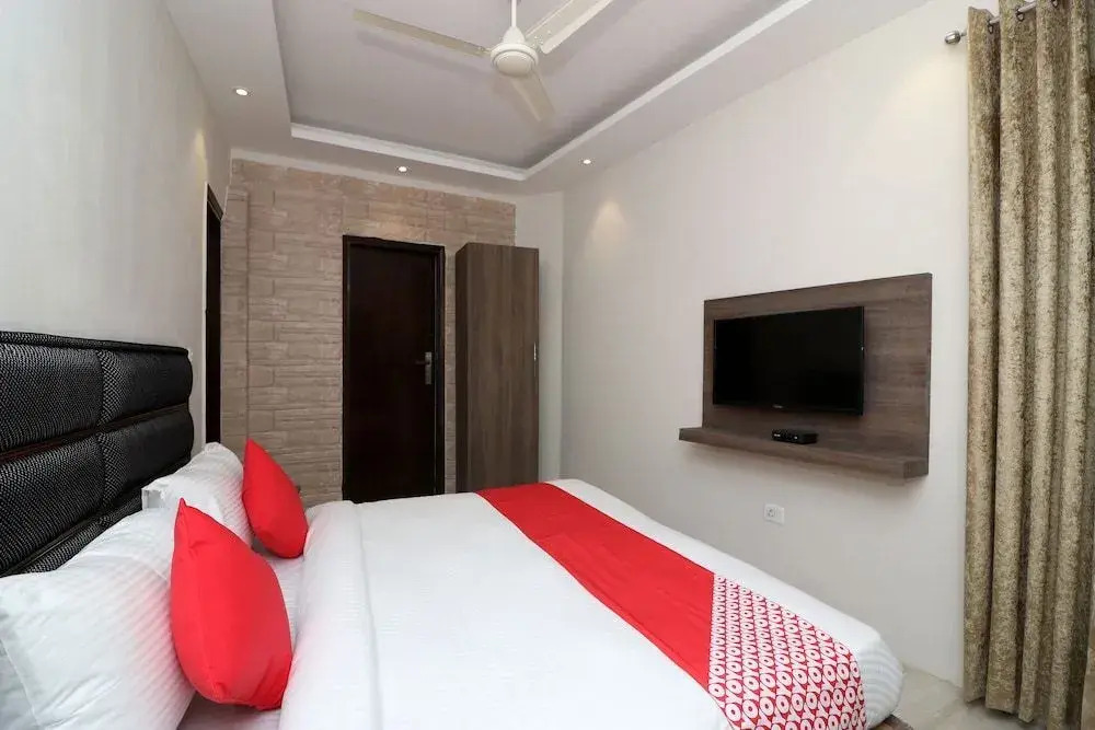 Hotel Church House - Rohini I Near Metro I Spacious Rooms I Friendly Staff I Most Preferred Hotel In Rohini