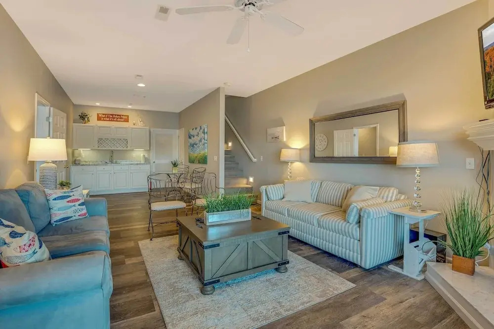 Pool Access! Lake-view Retreat in Osage Beach