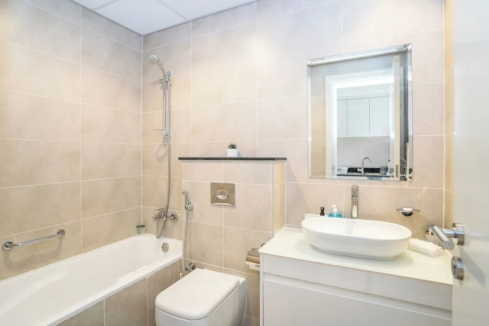 Tanin - Stylish Apartment With Balcony And Cityscape Views
