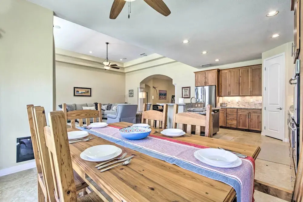Snowbird Haven w/ Pool! 11 Mi to Dtwn Phoenix