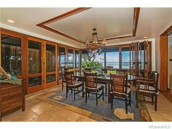 Blue Mahina At Sunset Beach 4 Bedroom Home by RedAwning
