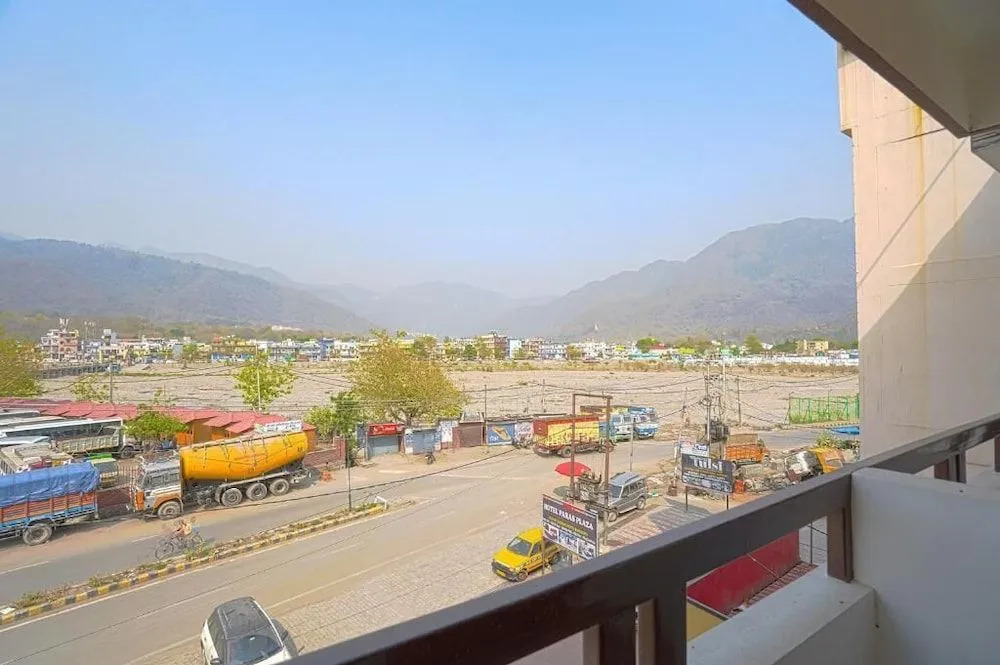 Hotel Paras Plaza
