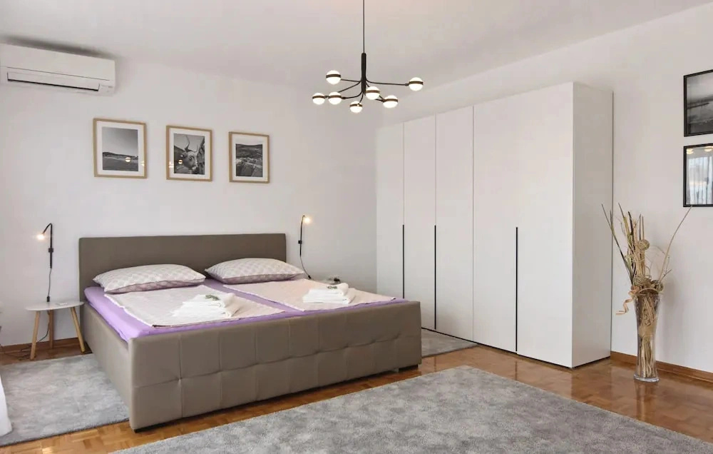 Sunny apartment in Umag